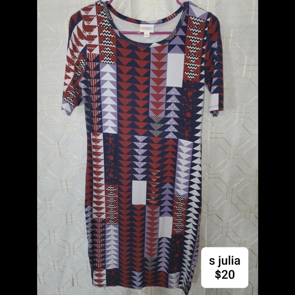 S Julia Lularoe
